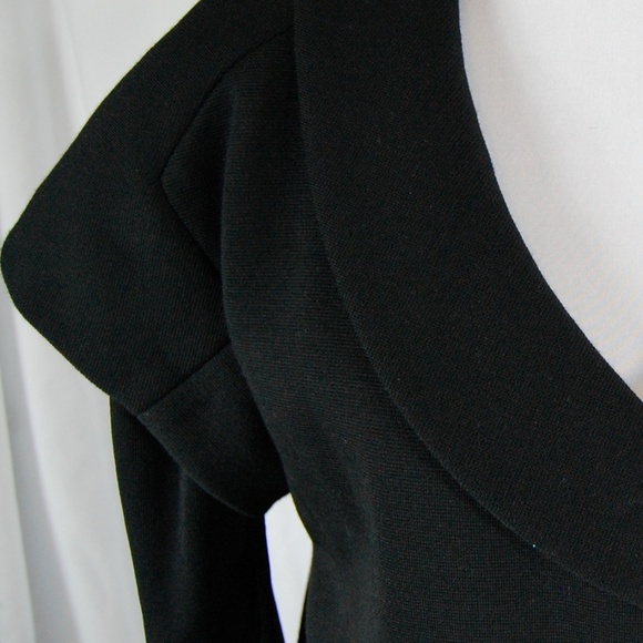 Authentic Vera Wang Dramatic Shoulder Jacket - Picture 5 of 8